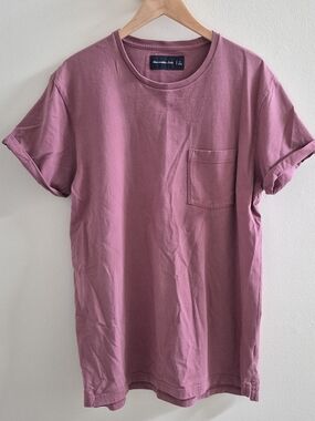 Abercrombie & Fitch Men's Pocket T-Shirt in Dusty Rose
